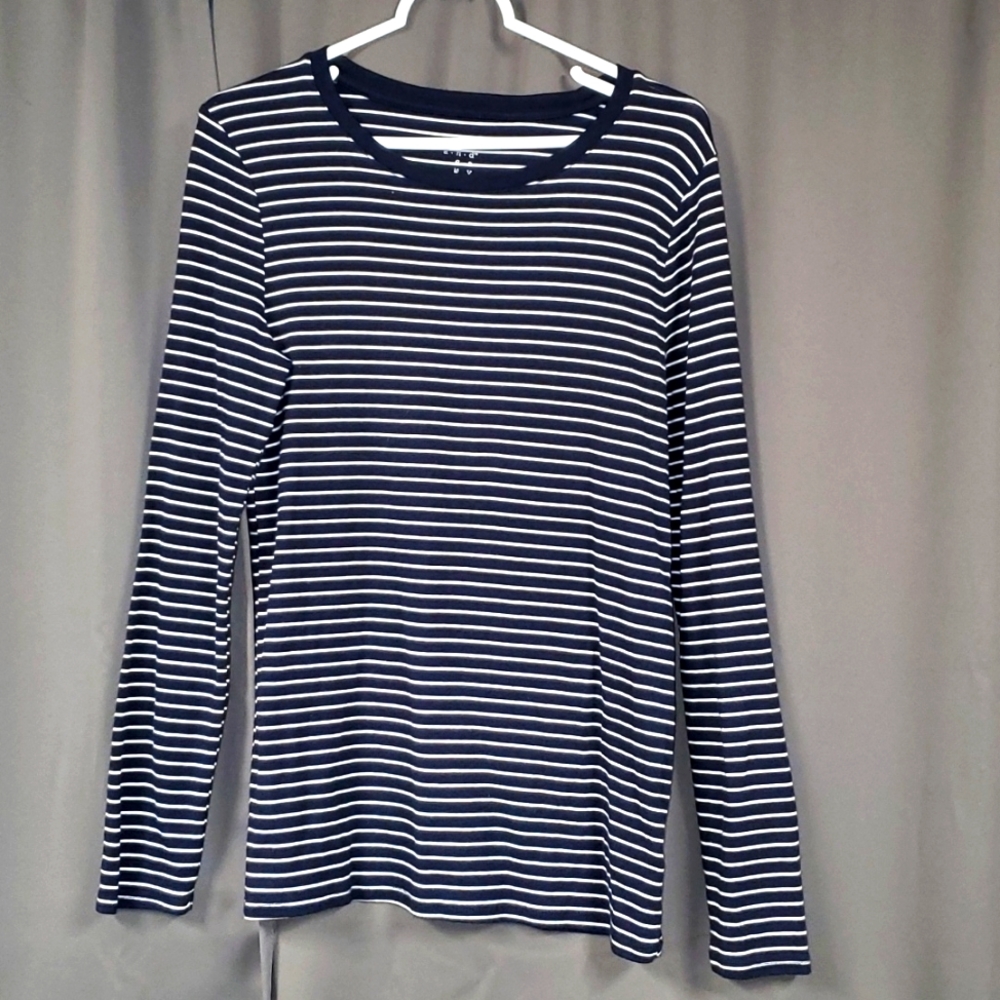 a new day L/S Blue and White Striped Shirt Large